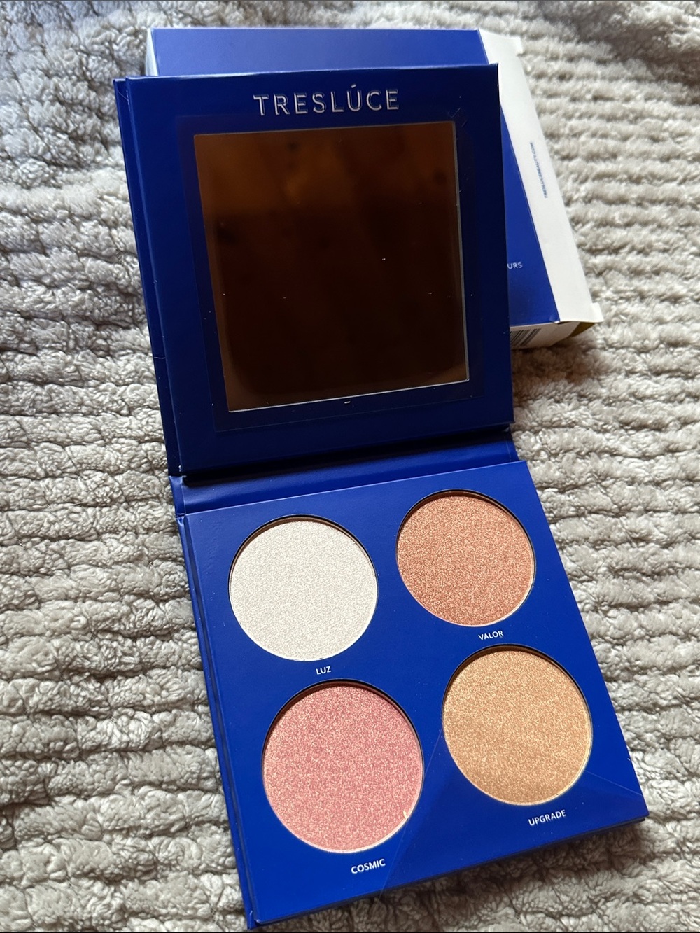 NEW Tresluce 4-Color Bronzer & Highlighter Palette  - Glow Set